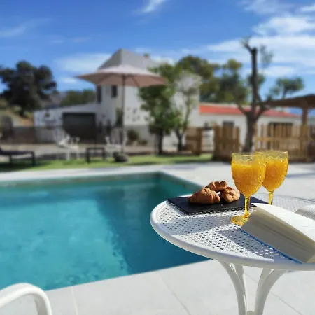 Con Maravillosas Vistas, Bbq Y Piscina Сasa de vacaciones Ronda