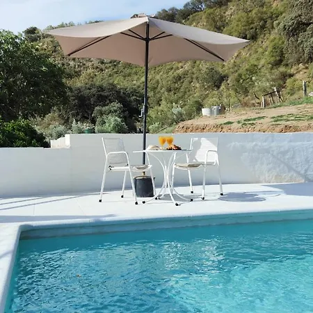 Con Maravillosas Vistas, Bbq Y Piscina