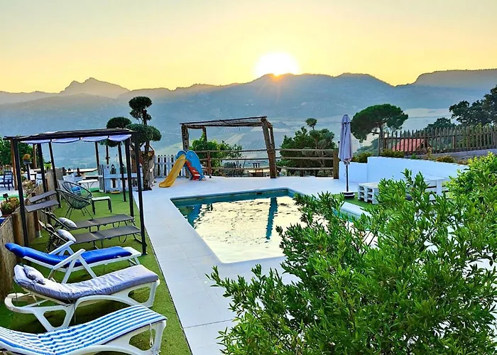 Con Maravillosas Vistas, Bbq Y Piscina * Ronda