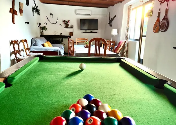 Con Maravillosas Vistas, Bbq Y Piscina Nyaraló