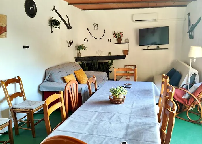 Con Maravillosas Vistas, Bbq Y Piscina Nyaraló *